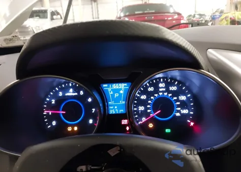 2016 Hyundai Veloster из США, поврежденный, VIN KMHTC6AD0GU270773